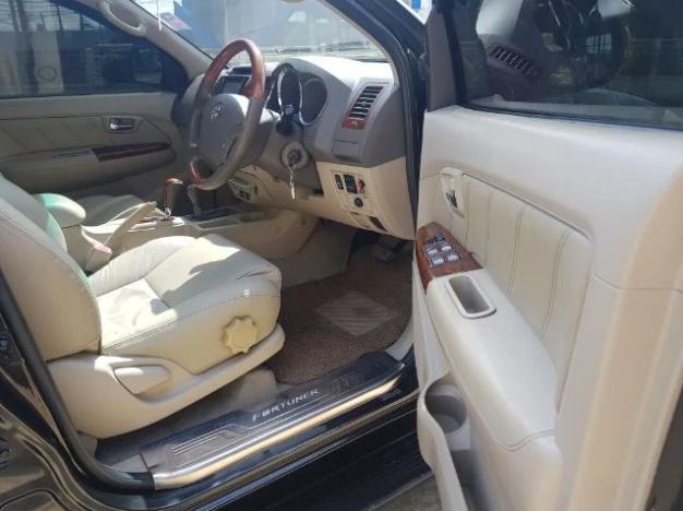 TOYOTA Fortuner 3.0v 4wd au 2005