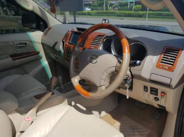 TOYOTA Fortuner 3.0v 4wd au 2005