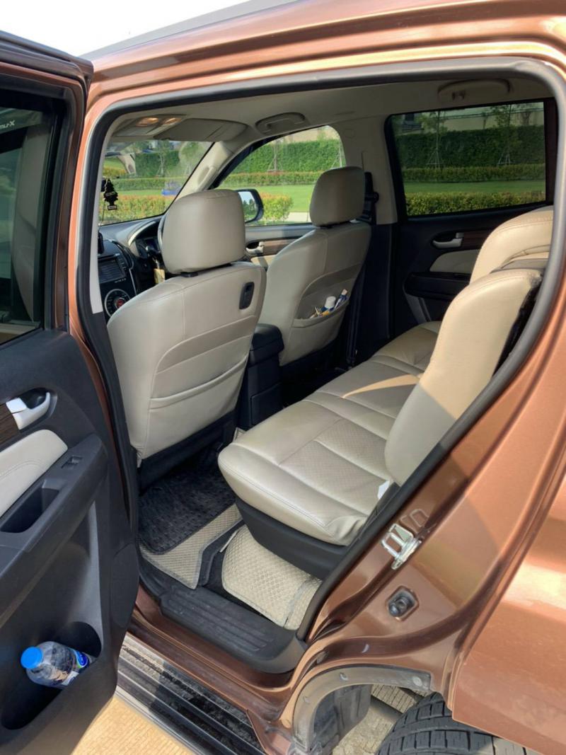ISUZU MU-X 3.0 2WD NAVIGA 2013