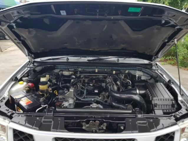 NISSAN NAVARA 2.5 XE 2010