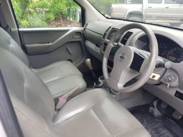 NISSAN NAVARA 2.5 XE 2010