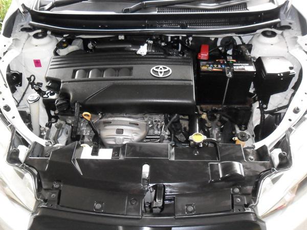 TOYOTA Yaris 2014