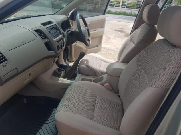 TOYOTA Vigo 4 ประตู 2.5E 2008