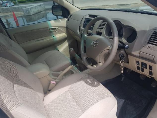 TOYOTA Vigo 4 ประตู 2.5E 2008