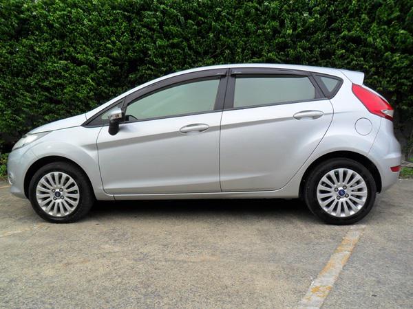 FORD fiesta 2012