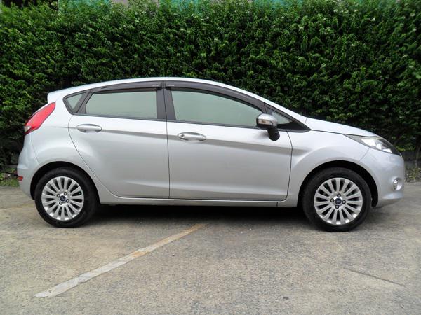 FORD fiesta 2012