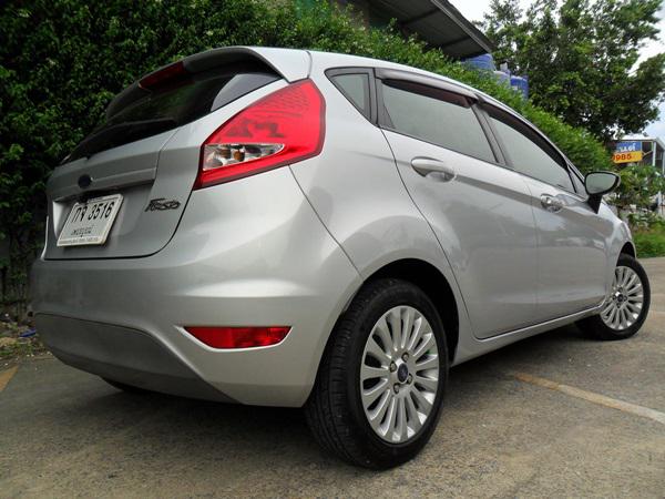 FORD fiesta 2012