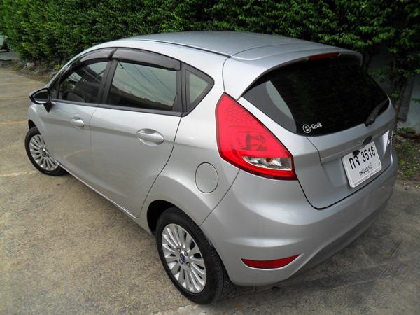 FORD fiesta 2012