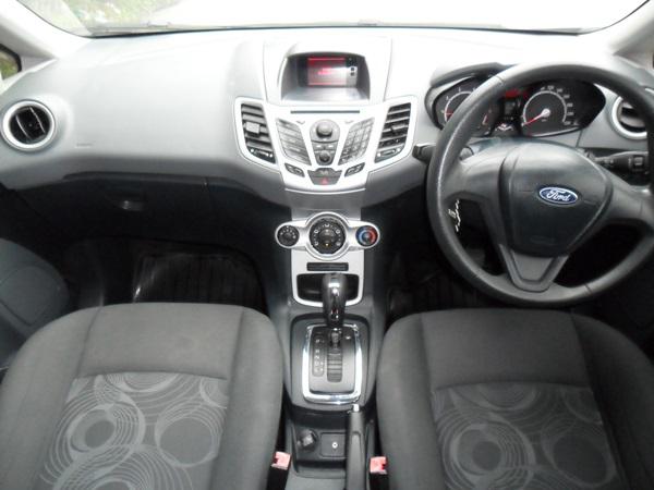 FORD fiesta 2012