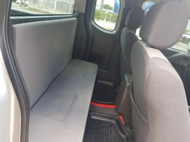 NISSAN Navara caliber 2.5LE 2013