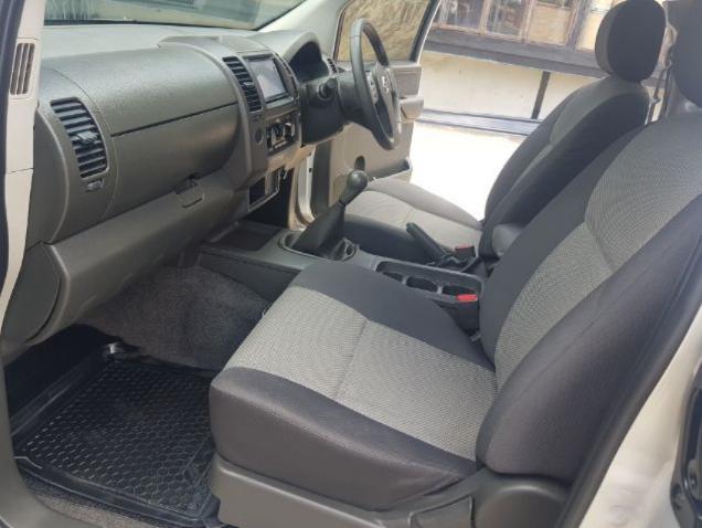 NISSAN Navara caliber 2.5LE 2013