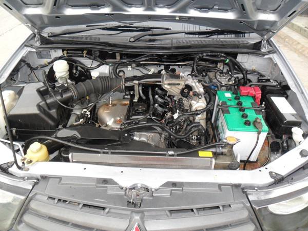 MITSUBISHI Triton 2012