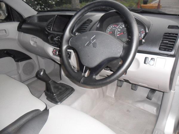 MITSUBISHI Triton 2012