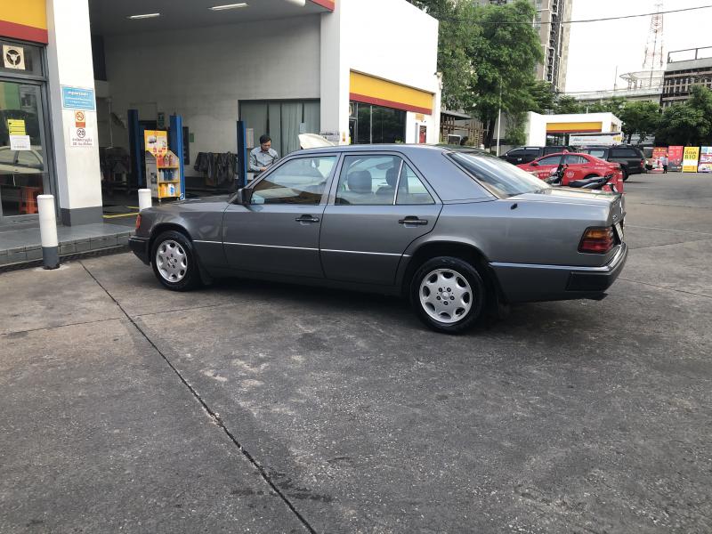 BENZ 230E W124  1993