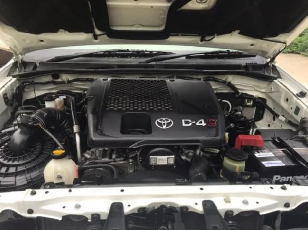 TOYOTA Fortuner 2.5G vn-tur 2014