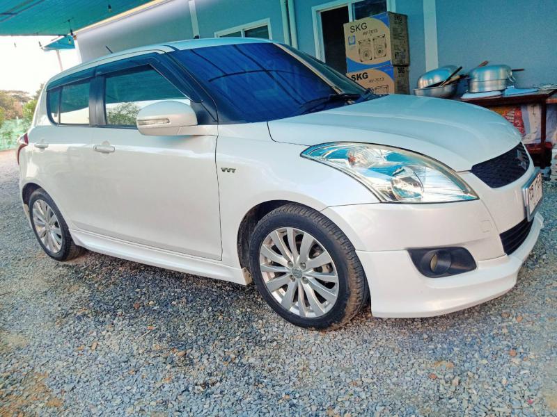 SUZUKI Swift 2012