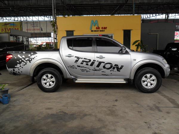 MITSUBISHI Triton 2011