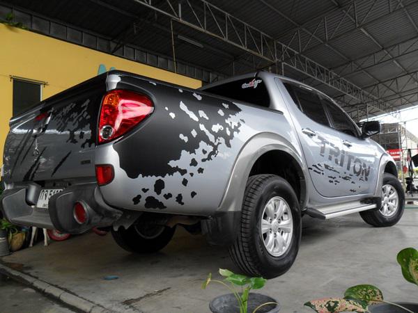 MITSUBISHI Triton 2011