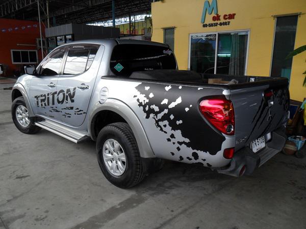 MITSUBISHI Triton 2011