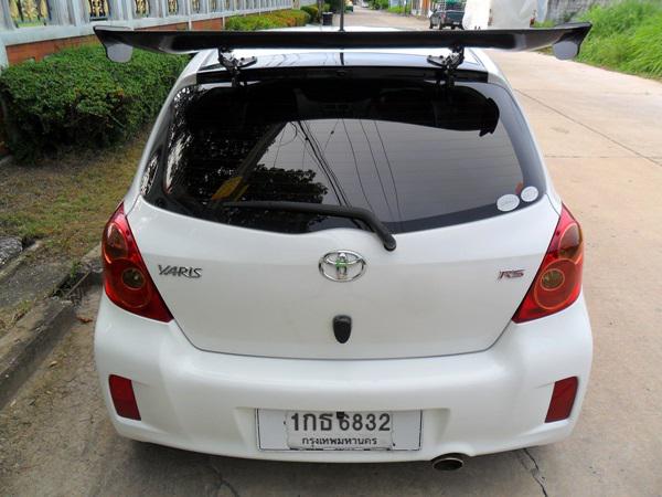 TOYOTA Yaris 2013