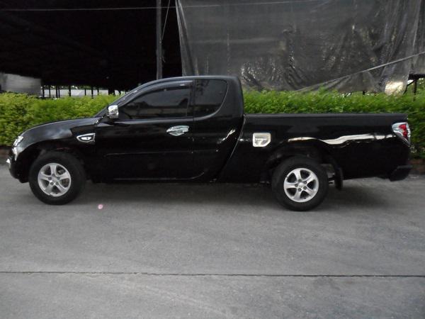 MITSUBISHI Triton 2013