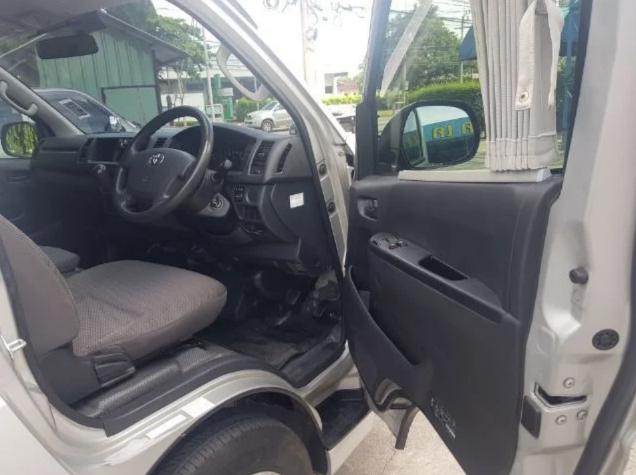 TOYOTA Commuter 3.0G mt 2014