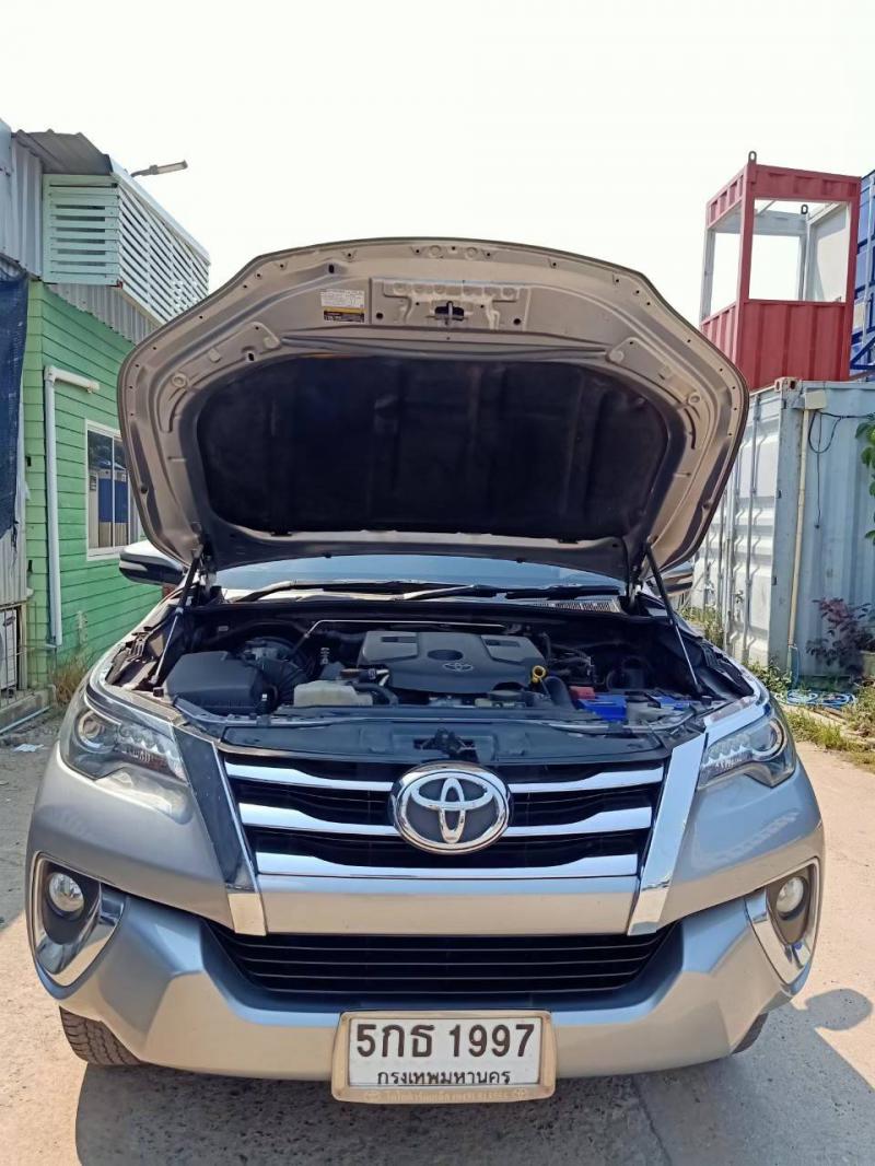 TOYOTA Fortuner 2.8 V 2016