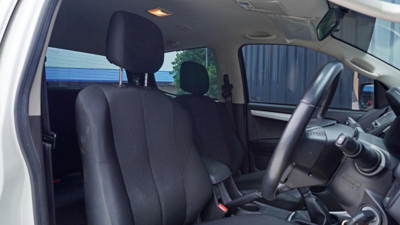 ISUZU Dmax All New Blue Po 2016