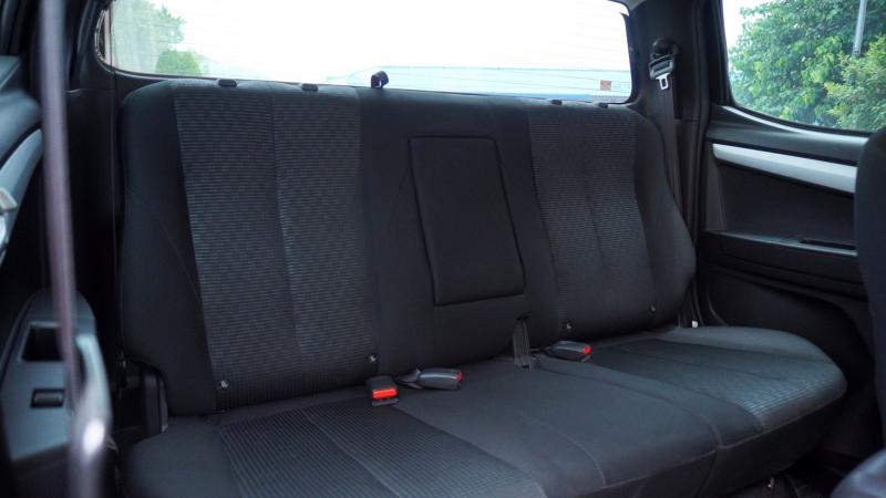 ISUZU Dmax All New Blue Po 2016