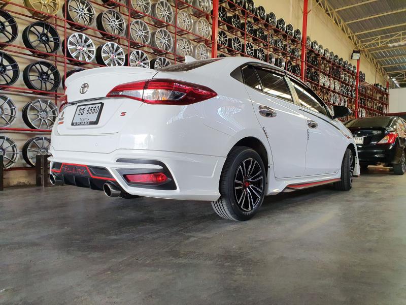 TOYOTA Yaris Ativ s 2018