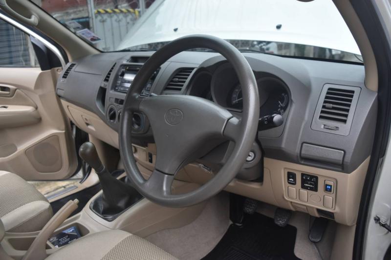 TOYOTA Vigo 2.5E Smart Cab 2011