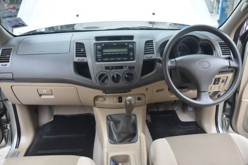 TOYOTA Vigo 2.5E Smart Cab 2011