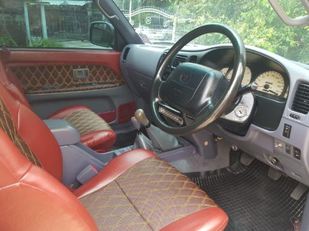 TOYOTA Hilux Sport Rider sr 2000