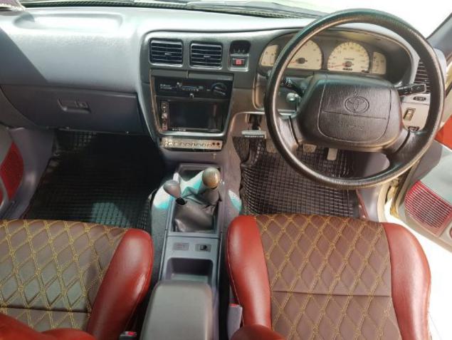 TOYOTA Hilux Sport Rider sr 2000