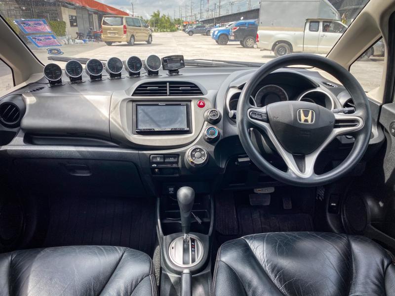 HONDA jazz 1.5 SV ตัวท็อป 2011