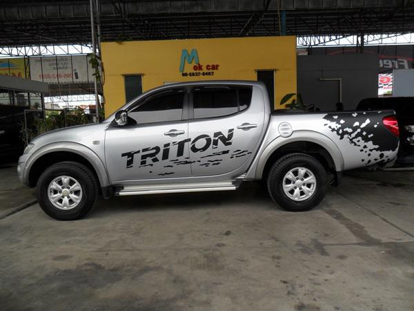 MITSUBISHI Triton 2011