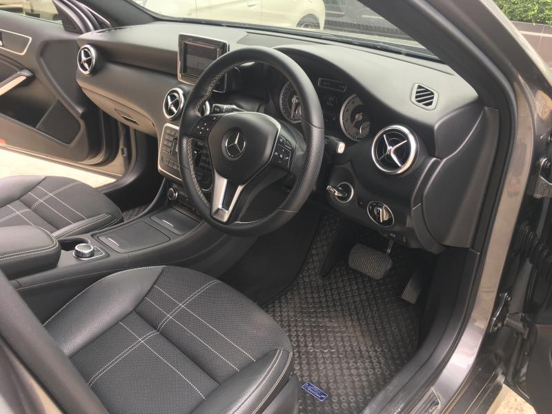 BENZ A180 2013