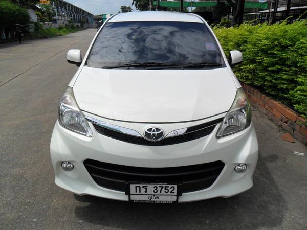 TOYOTA Avanza 2014