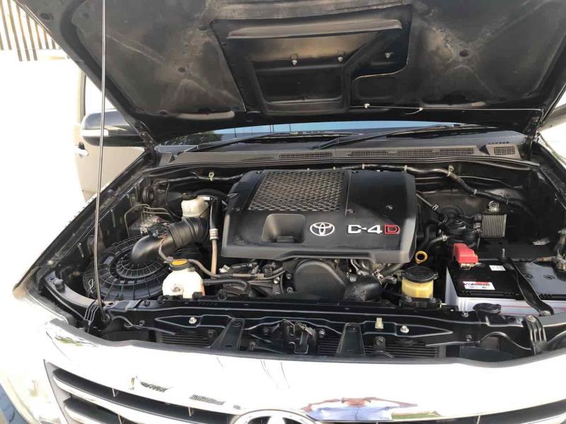 TOYOTA Fortuner 2WD 2013