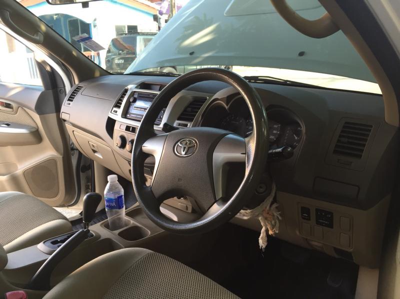 TOYOTA Hilux Vigo Champ 2.5 2012
