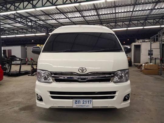 TOYOTA Hiace Commuter 2.7 v 2012