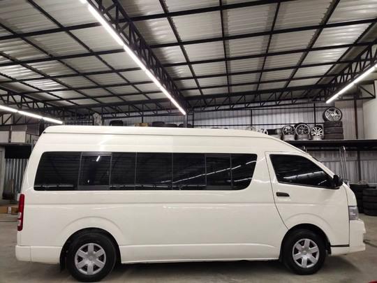 TOYOTA Hiace Commuter 2.7 v 2012