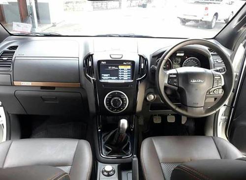 ISUZU D-MAX V-Cross Max 4D 2018