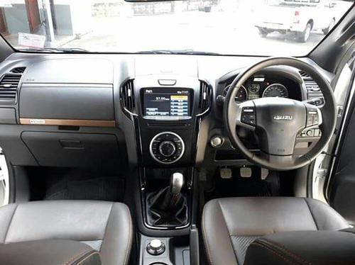 ISUZU D-MAX V-Cross Max 4D 2018