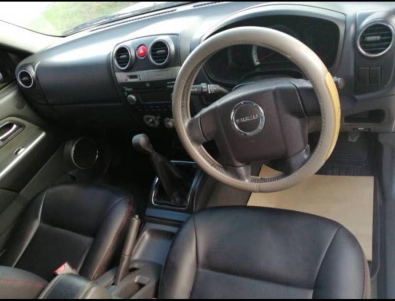 ISUZU D-Max 2.5 Hi-Lander 2011
