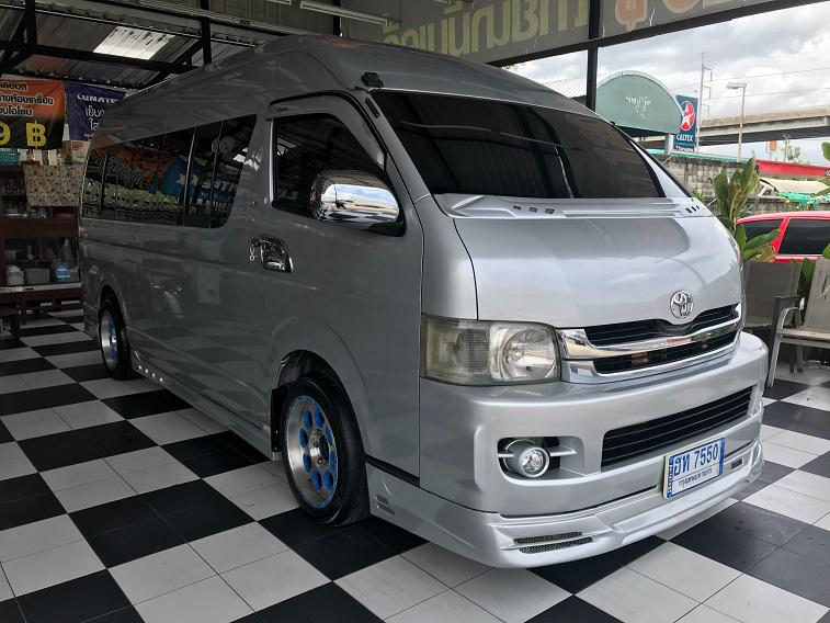 TOYOTA Commuter 2.5 2010