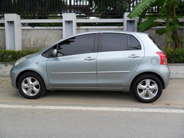 TOYOTA Yaris 2006