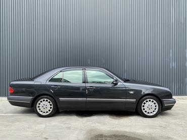 BENZ e230 w210 1996