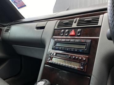 BENZ e230 w210 1996