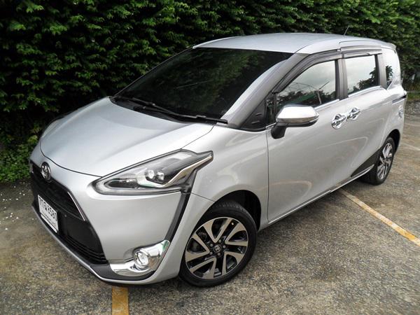 TOYOTA Sienta 2018